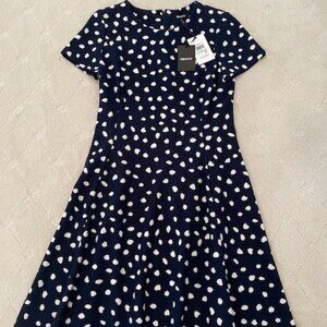 DKNY (NWT) Fit & Flare Black & White Dress w-Boat Neck & Cap Sleeves – Sz 8